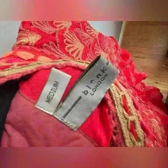 Anthro Bl-nk London Red & Pink Sleeveless Scallop Embroidered Blouse Top M - Picture 4 of 5